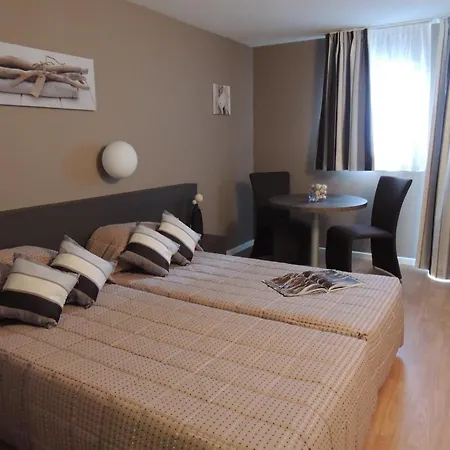 Les Baladines Aparthotel 3*